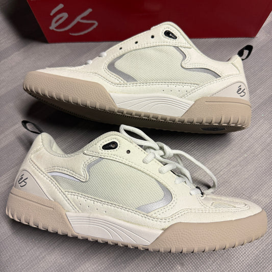 eS Quattro (size 8)